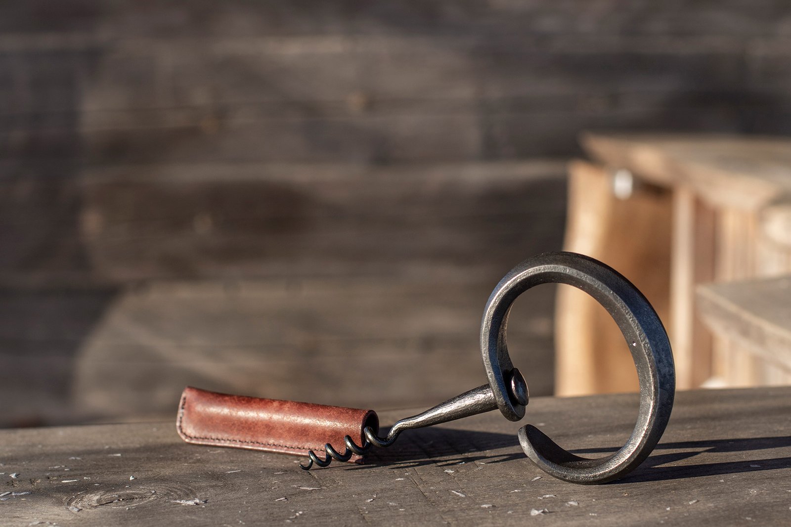 Corkscrew with leather sheath - Image 4