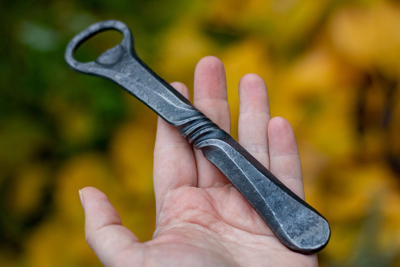 Alaus atidarytuvas - kaltinis butelių atidarytuvas