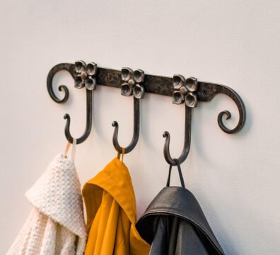 Gėlėta pakaba su trimis kabliukais