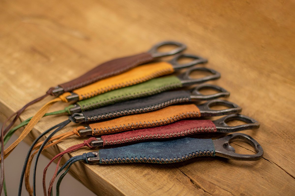 Butelių atidarytuvas su įvairių spalvų odine rankena - Image 5