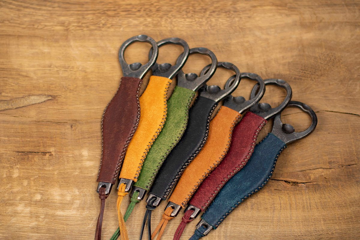 Butelių atidarytuvas su įvairių spalvų odine rankena - Image 6