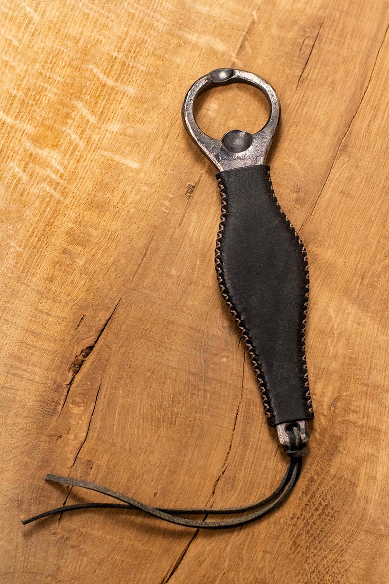 Bottle opener with colorful hand-stitched leather handle - Image 7