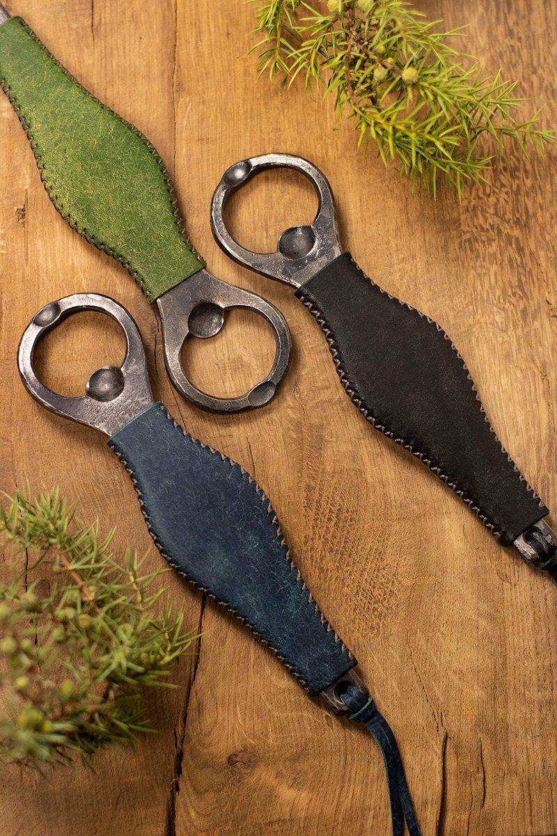Bottle opener with colorful hand-stitched leather handle - Image 12